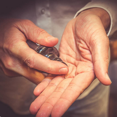 men3-after-shave-in-hands-540x540